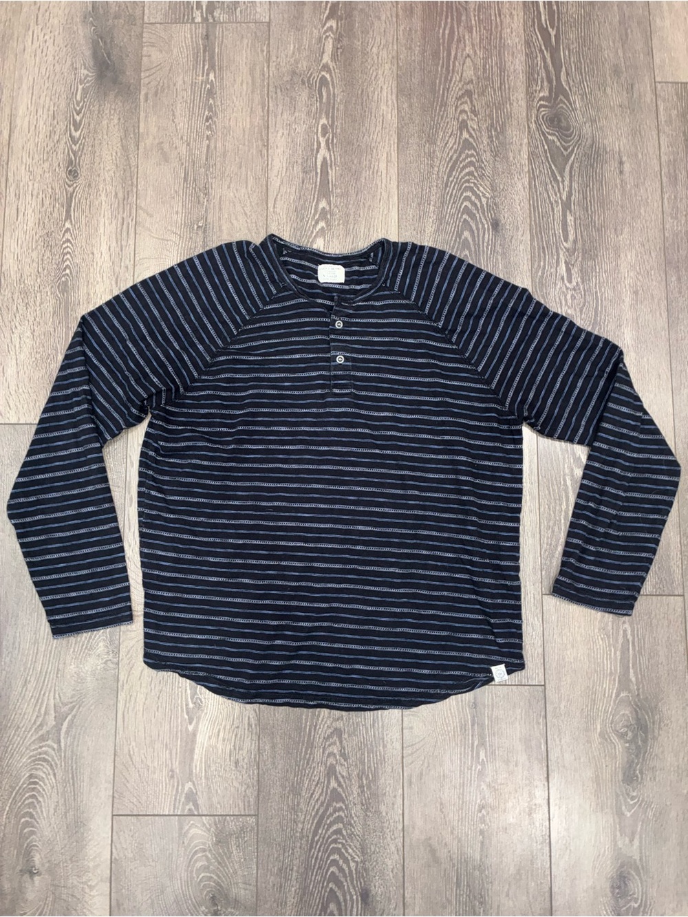 Lucky Brand Men's XL Navy Striped Long-Sleeve Henley Shirt